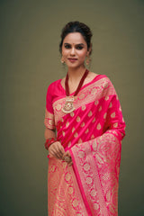 Sari tissé en soie d'art Banarasi rose cerise