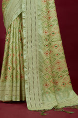 Sari brodé en coton et soie vert olive Chickankari