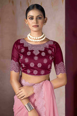 Sari brodé rose bébé