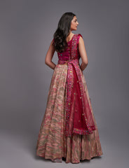 Lehenga Choli en filet brodé à paillettes roses