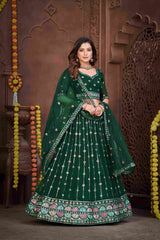 Lehenga Choli brodé en georgette verte
