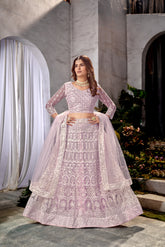 Lehenga Choli brodé en filet violet