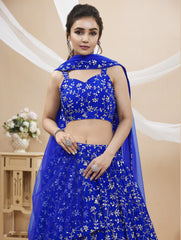 Lehenga Choli brodé en georgette bleue