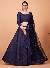 Lehenga Choli brodé en soie bleu marine à paillettes