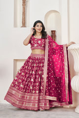 Lehenga Choli brodé en soie tissée Zari rose Dolla