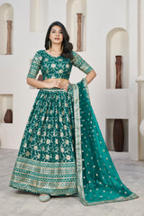 Lehenga Choli brodé en soie tissée Zari de Rama Dolla