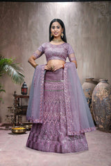 Lehenga Choli brodé en filet violet