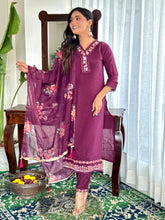 Kurti brodé Chanderi bordeaux avec pantalon Dupatta