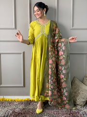 Lamon Viscose Chanderi Embroidered  Kurti With Pant Dupatta