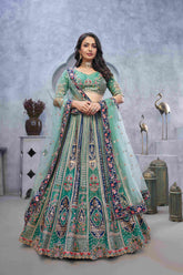 Lehenga Choli brodé en soie organza verte
