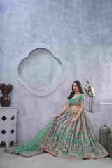 Lehenga Choli brodé en soie organza verte