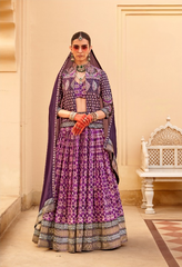 Lehenga Choli en soie violette avec imprimé feuille et koti