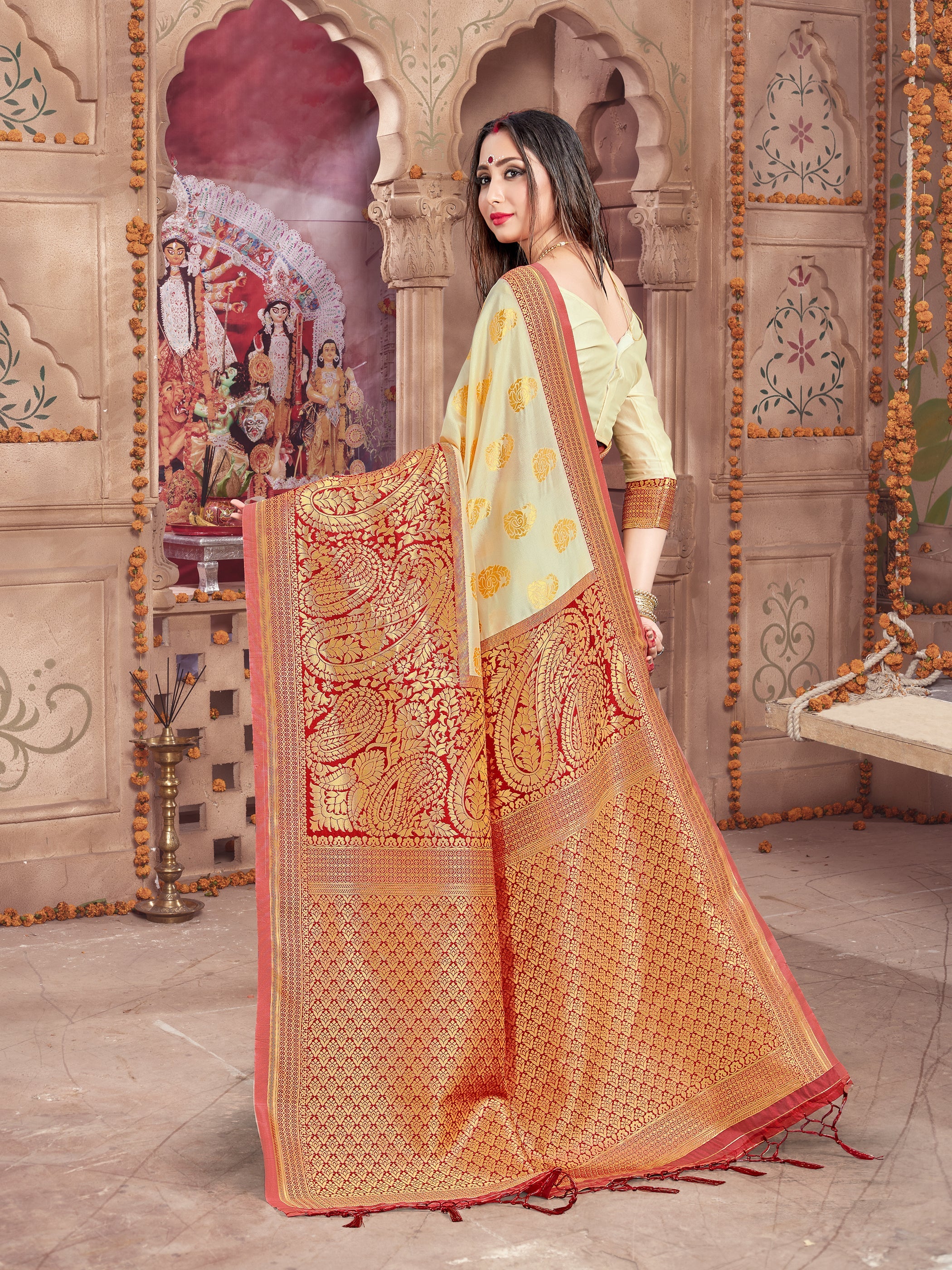 Off White Banarasi Art Silk Woven Saree
