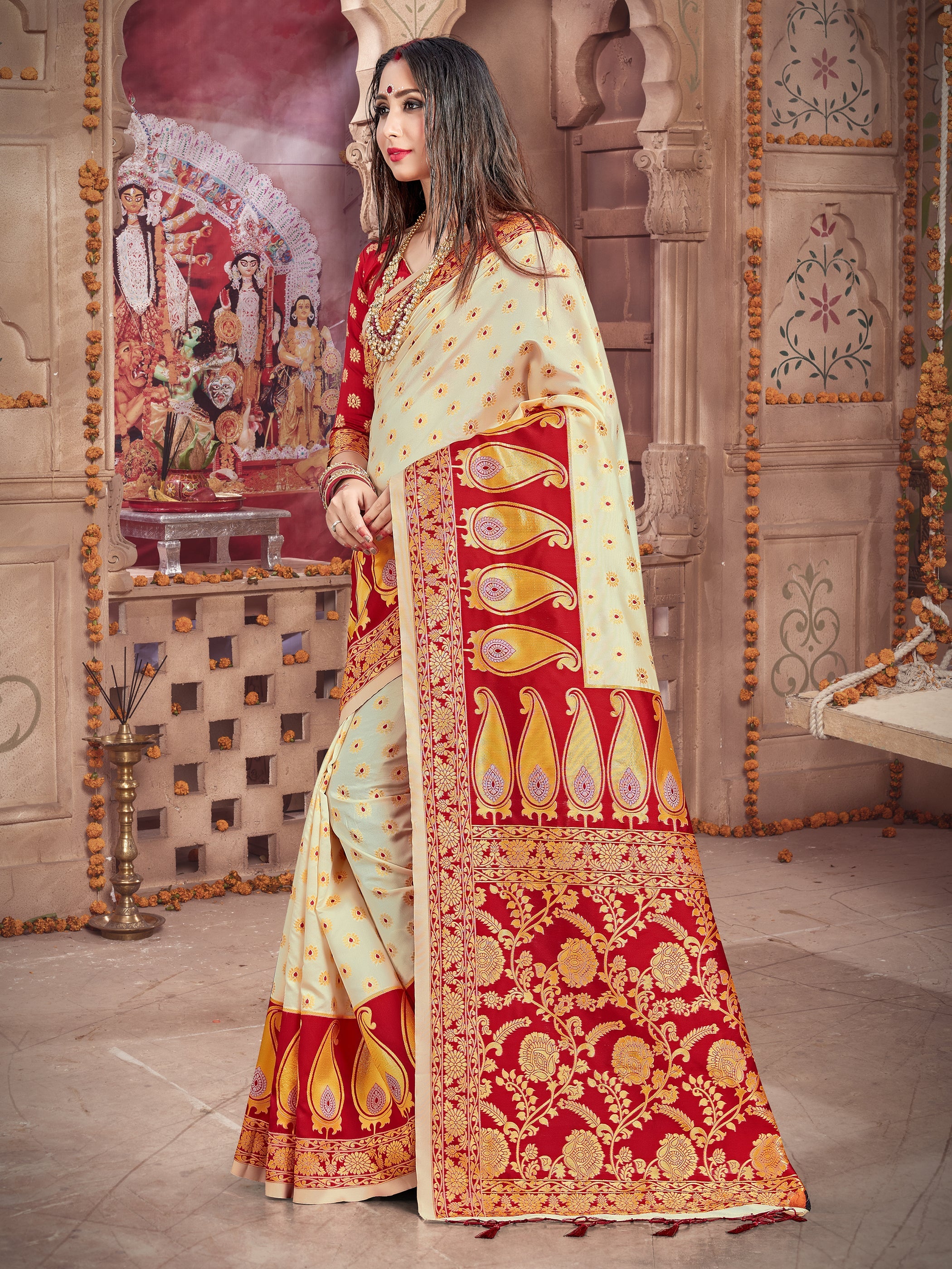 Off White Banarasi Art Silk Woven Saree
