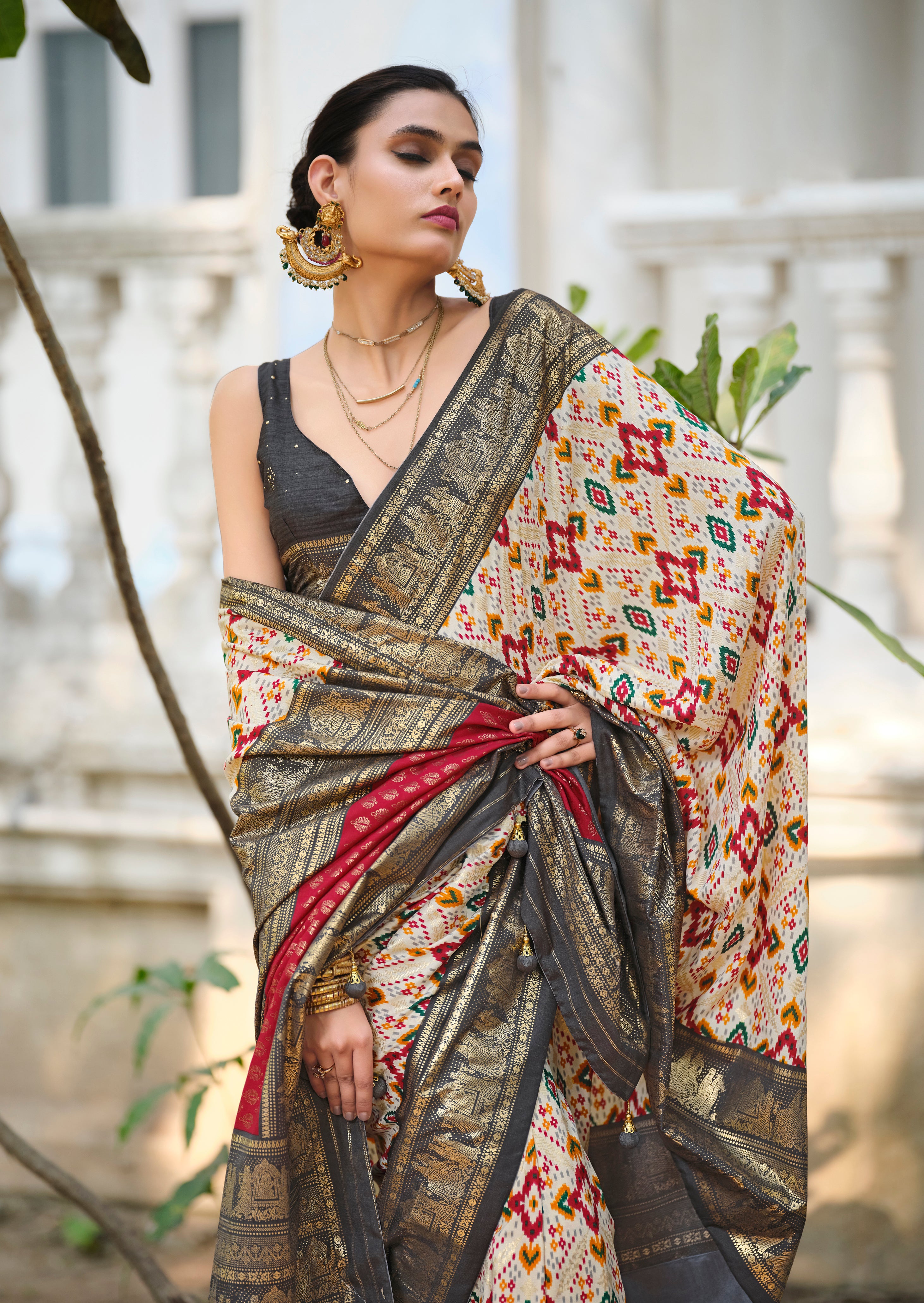 Off White Grey Tussar Silk Ikkat Print Saree