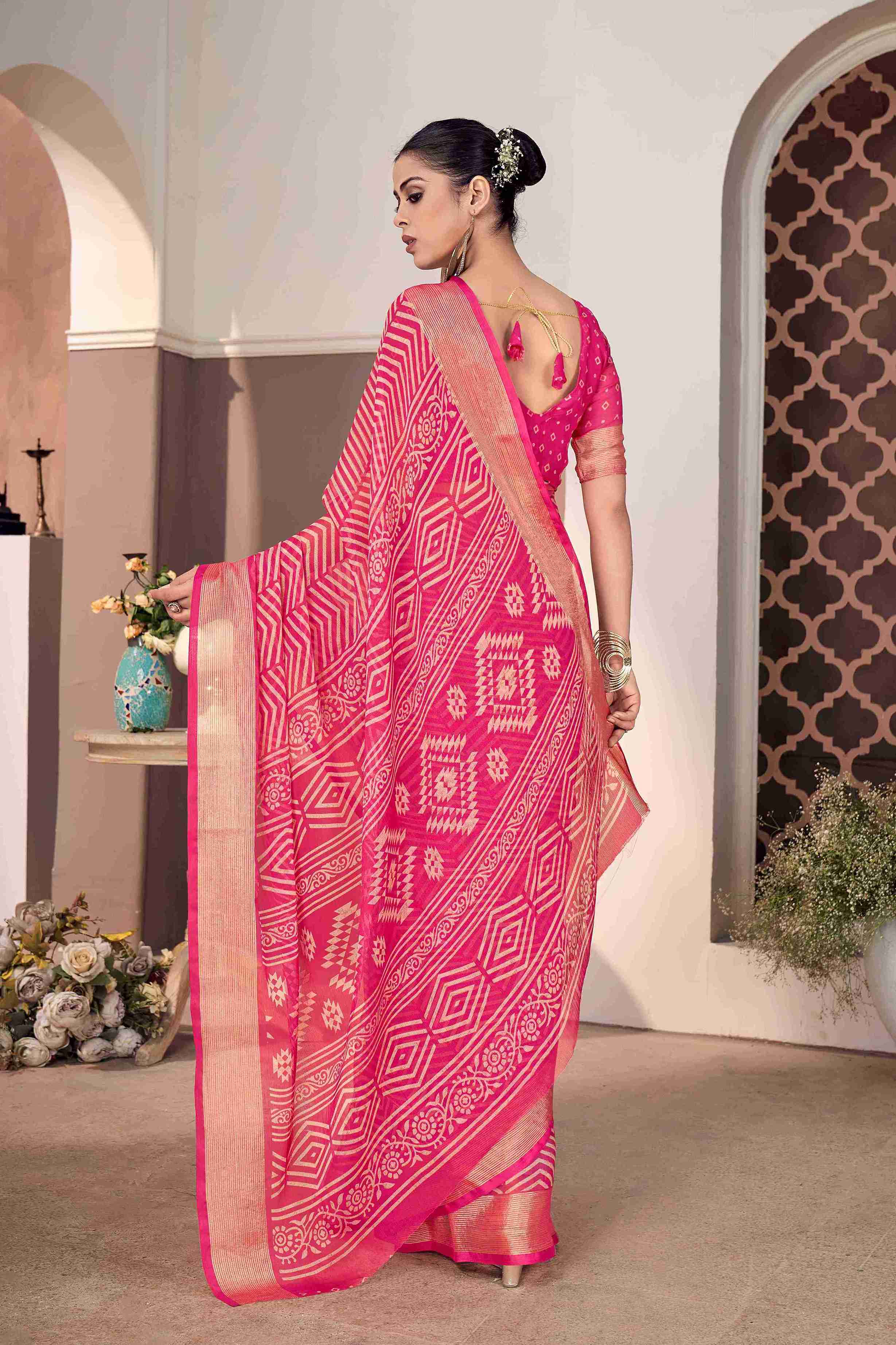 Pink Chiffon Zigzag Printed Saree