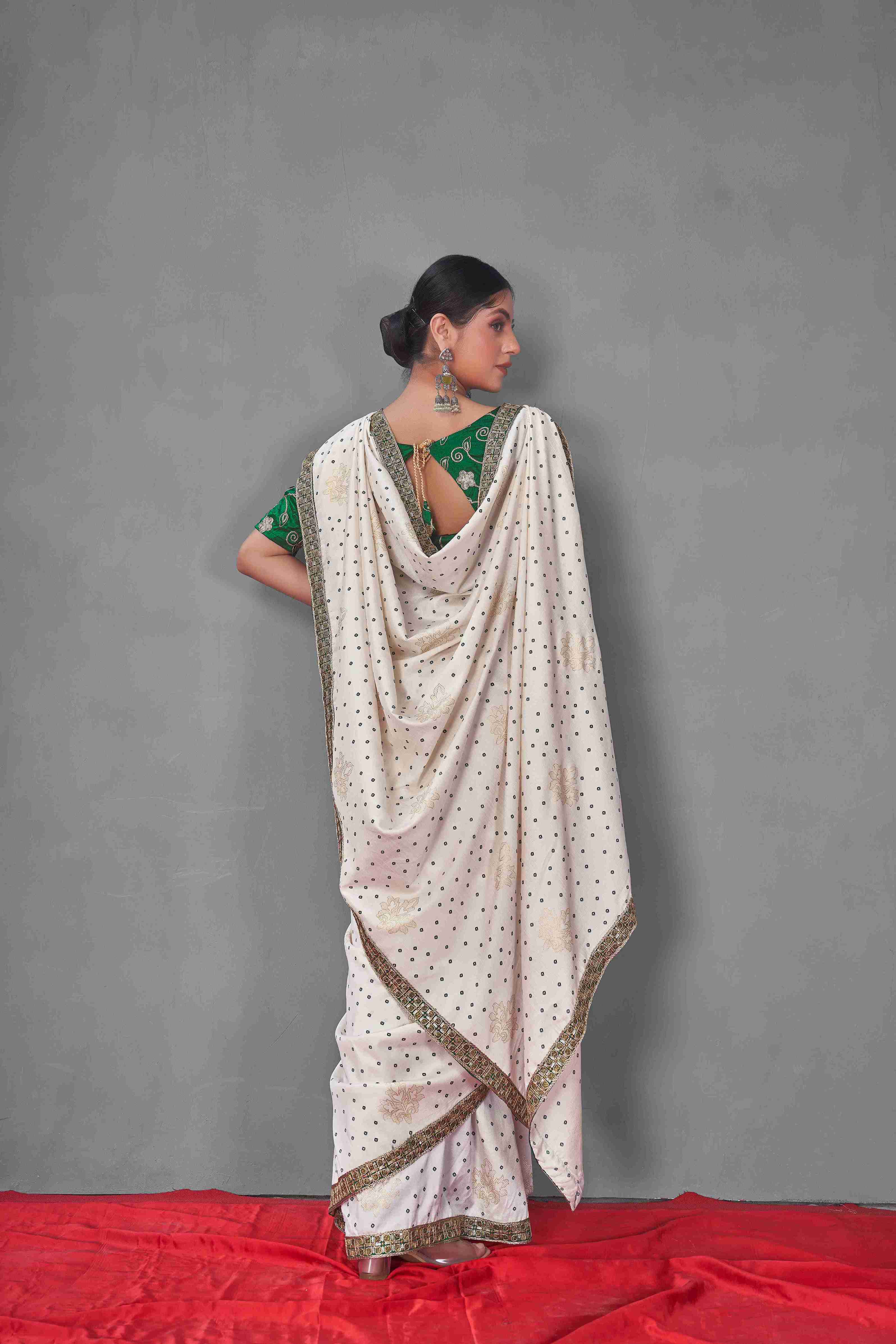 Off White Green Tussar Silk Bandhani Printed Saree