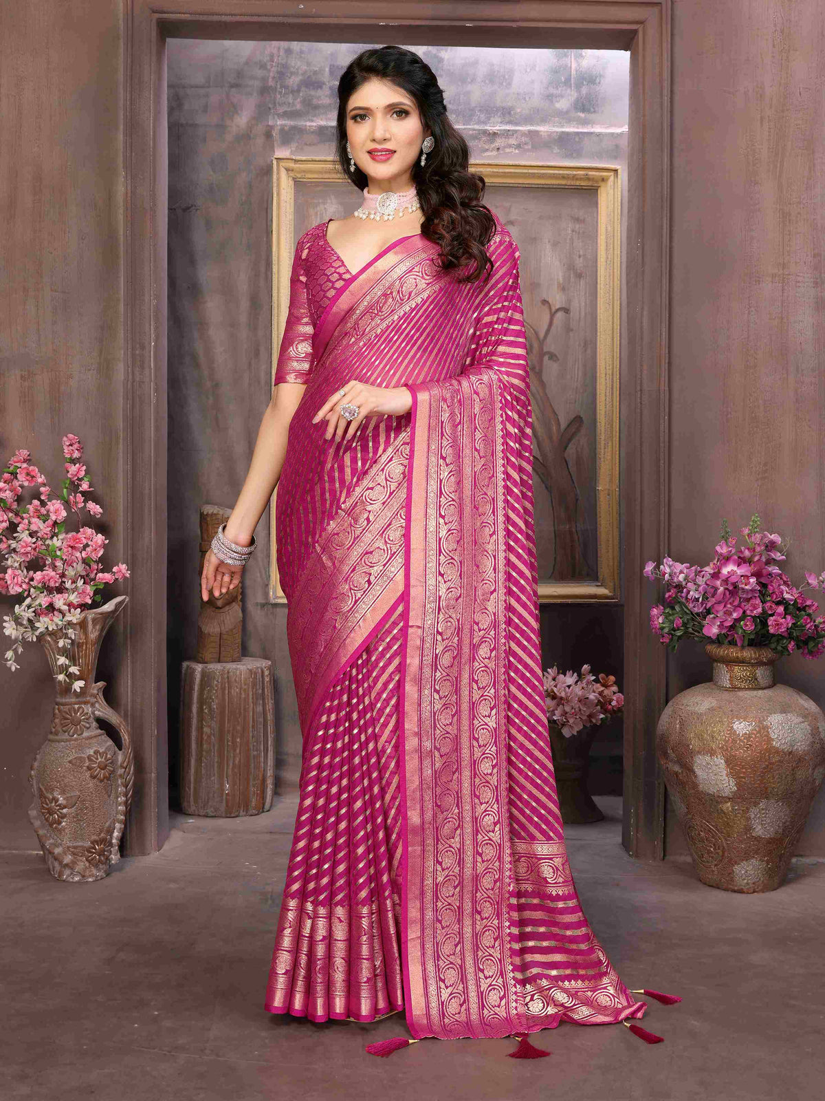 Sari Brasso rose vif avec motif mousse