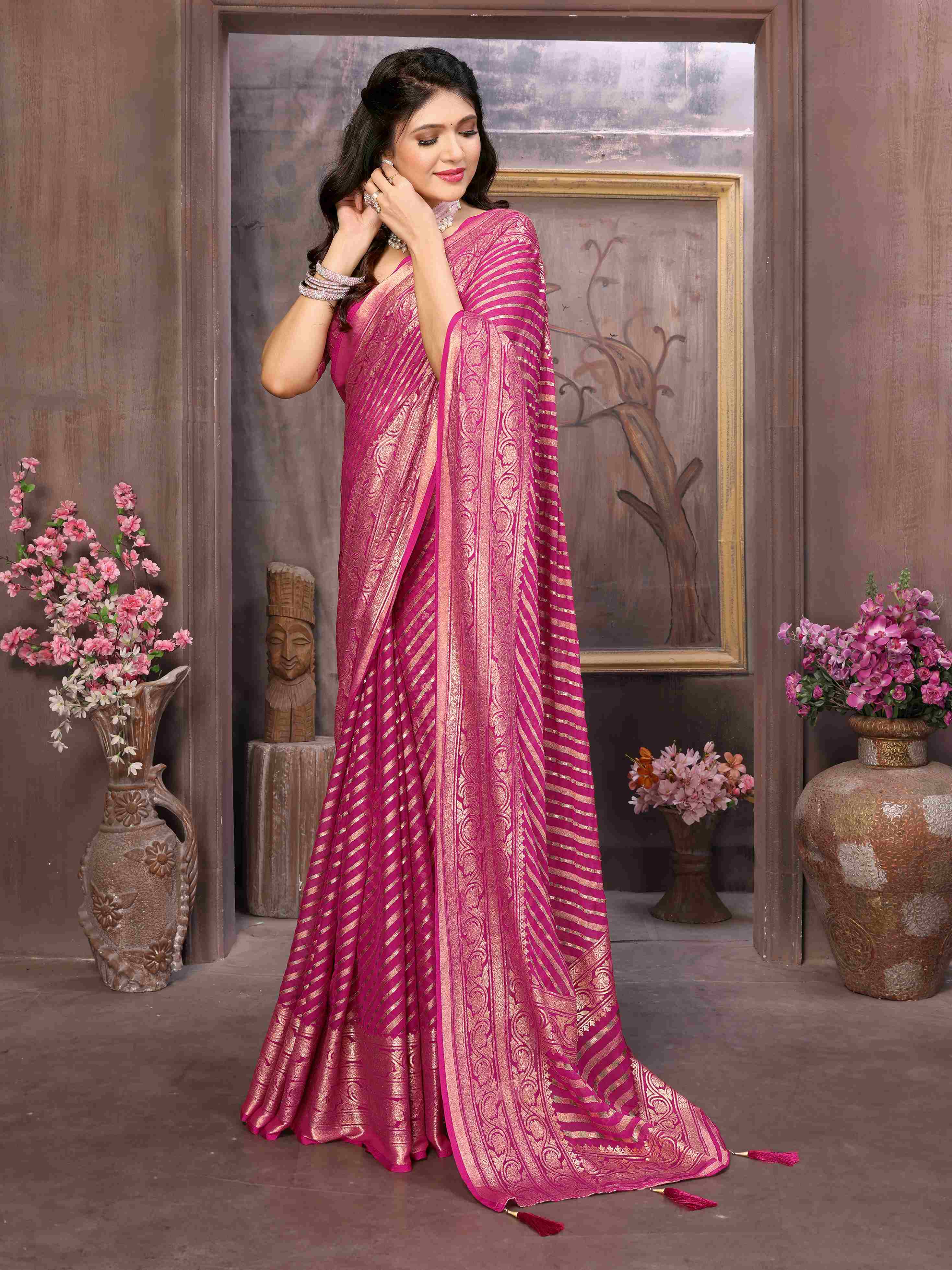 Sari Brasso rose vif avec motif mousse