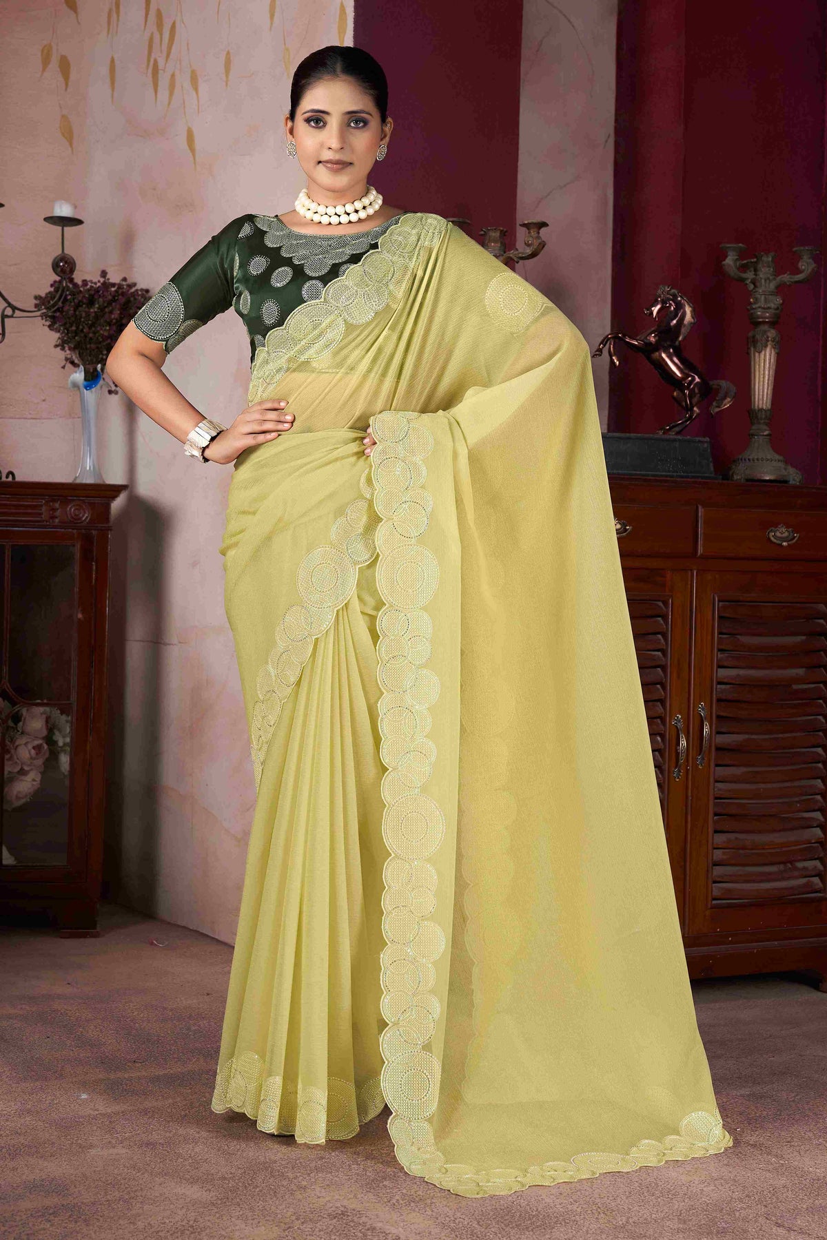 Sari brodé jaune