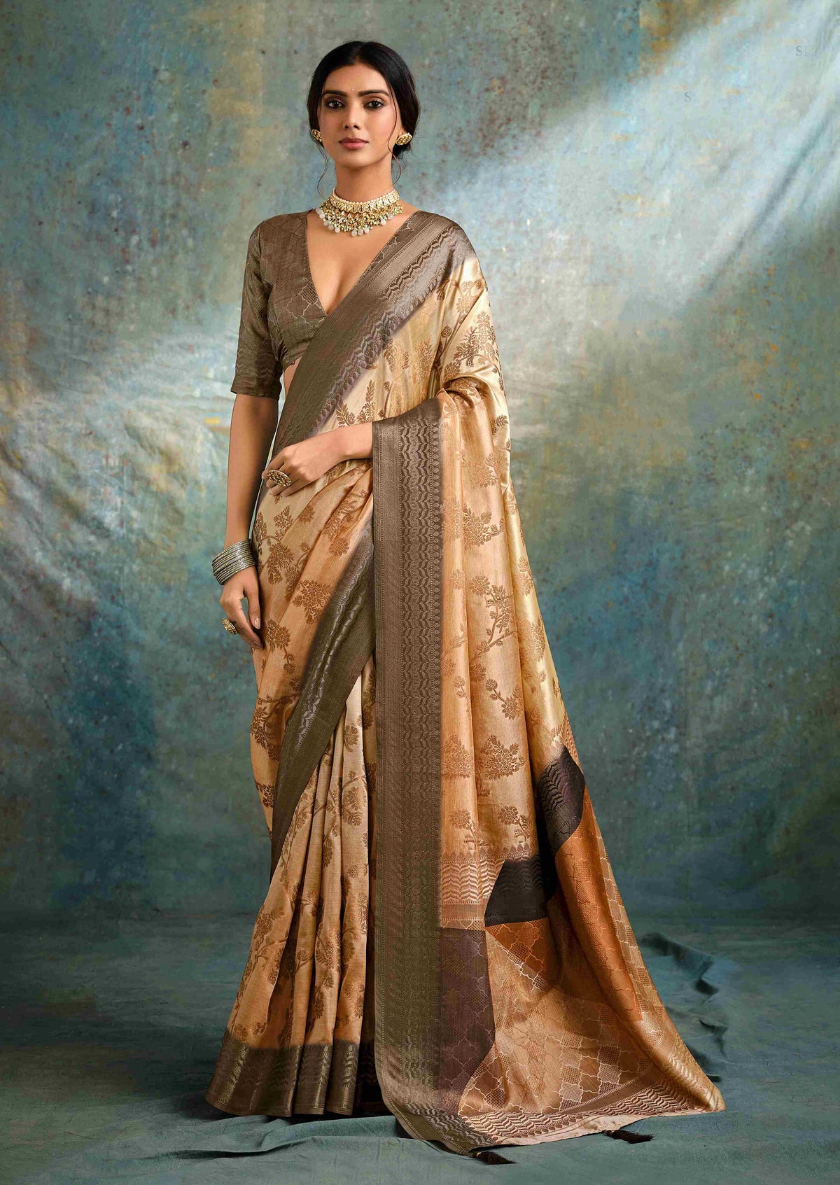 Sari tissé en jacquard beige et marron