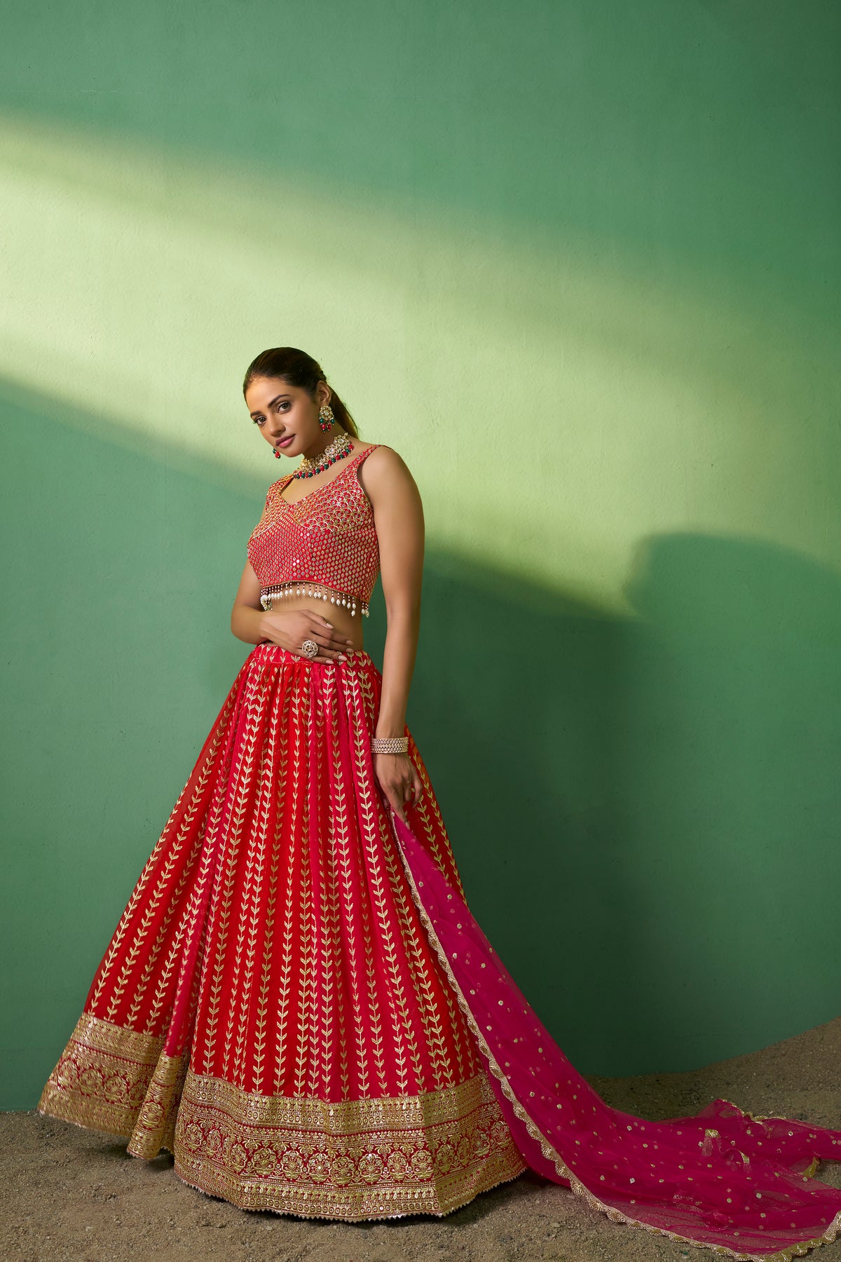 Lehenga Choli brodé en georgette rose à paillettes