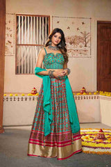 Lehenga Choli brodé en fil de soie vert mer prêt à porter