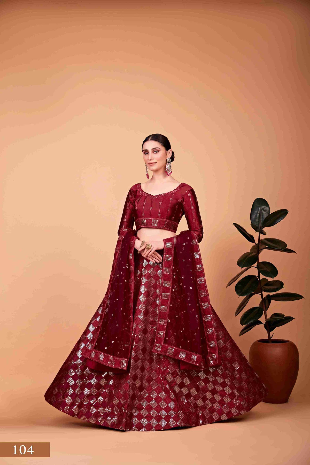 Lehenga Choli brodé à paillettes en soie rouge