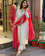 Costume Salwar brodé en Chanderi crème prêt à porter avec dupatta inférieur