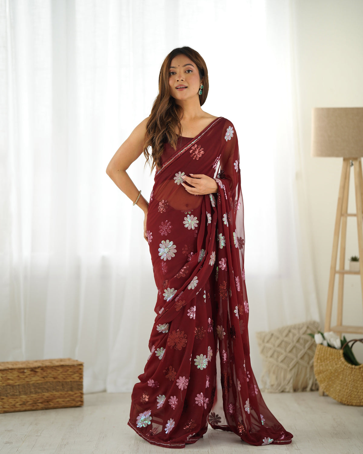 Sari brodé en fausse georgette à paillettes marron