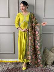 Lamon Viscose Chanderi Embroidered  Kurti With Pant Dupatta