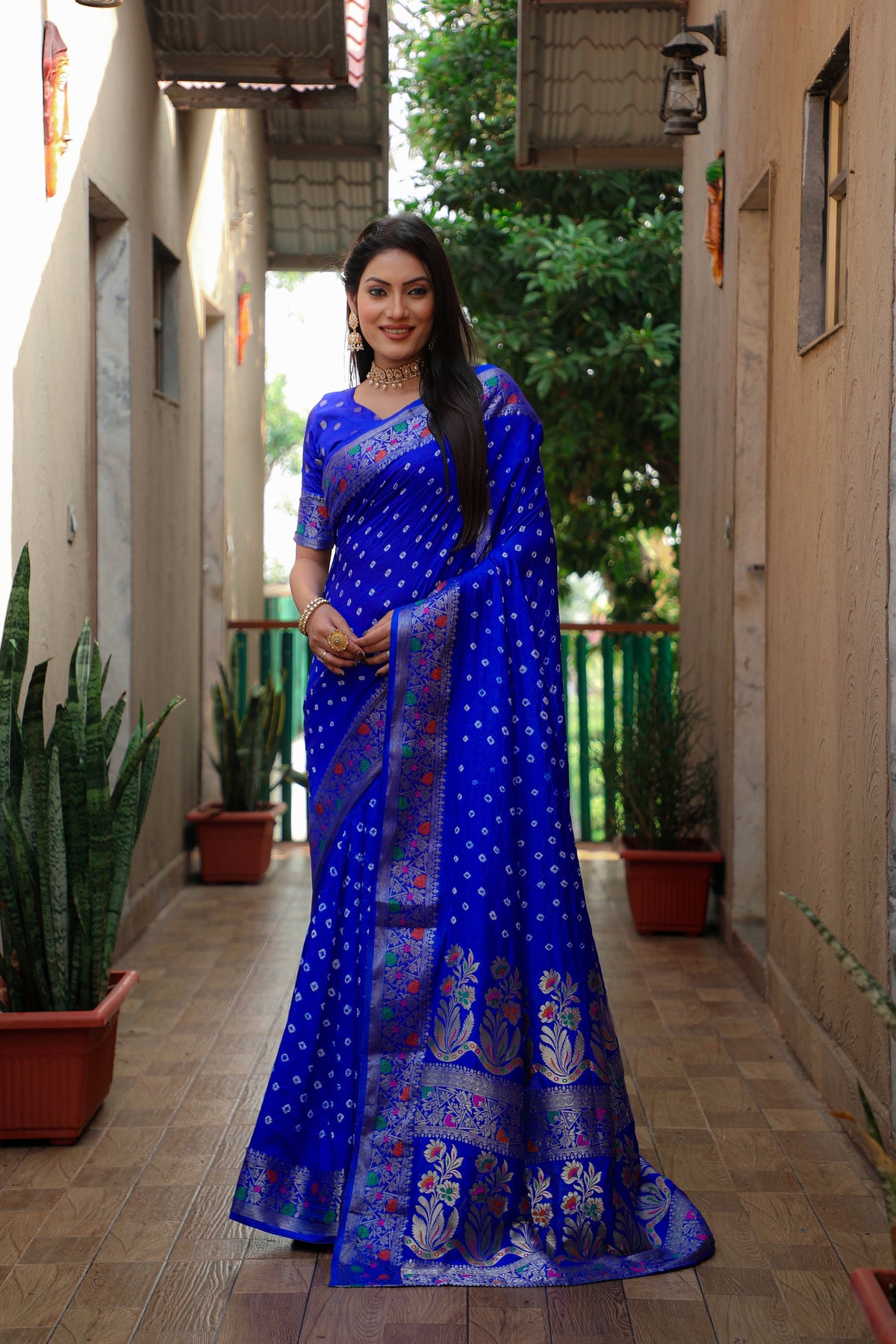 Bandhej Saree tissé en soie Paithani bleu royal