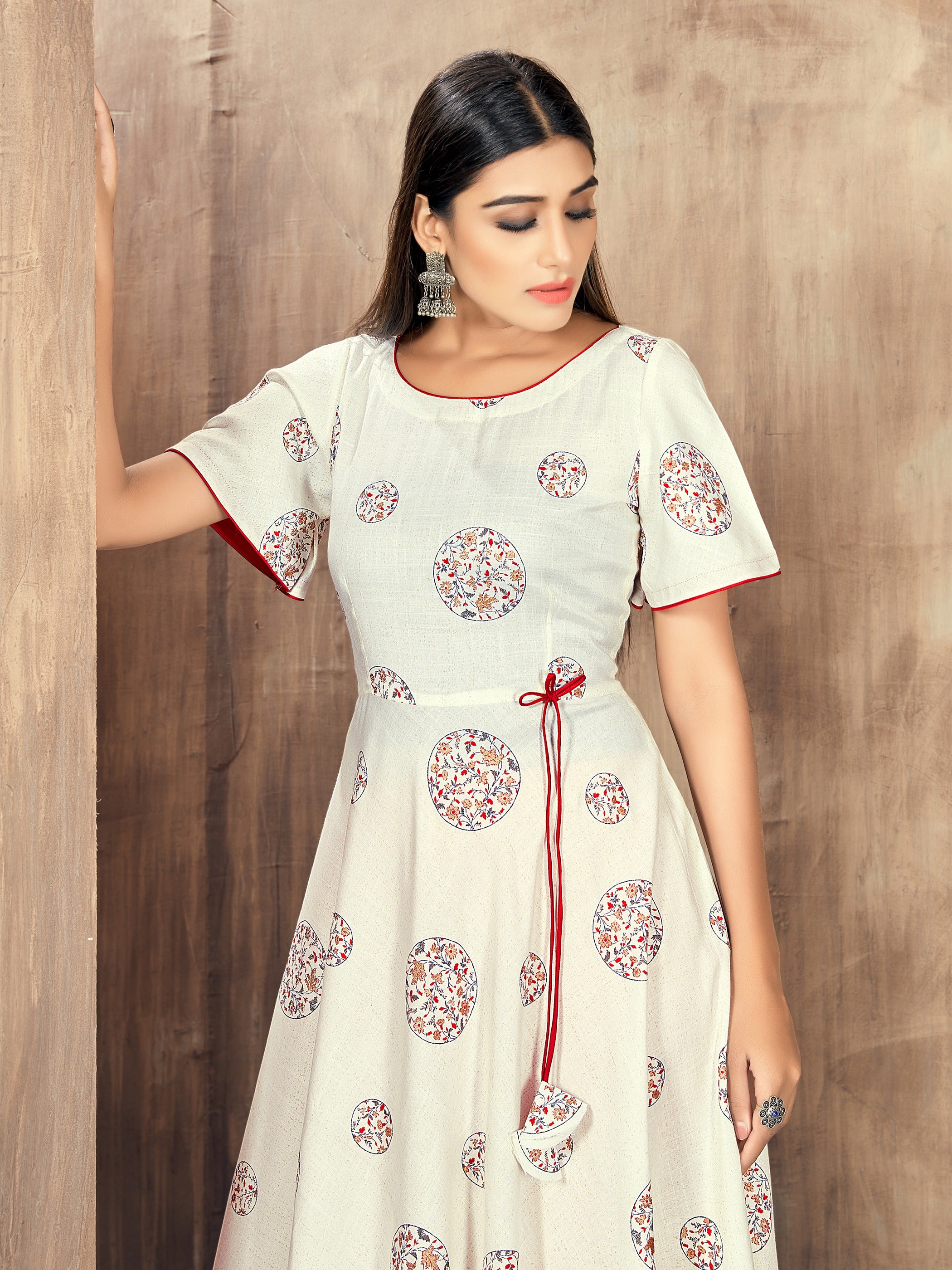 White Color Printed Rayon Kurti With Leggings For Women