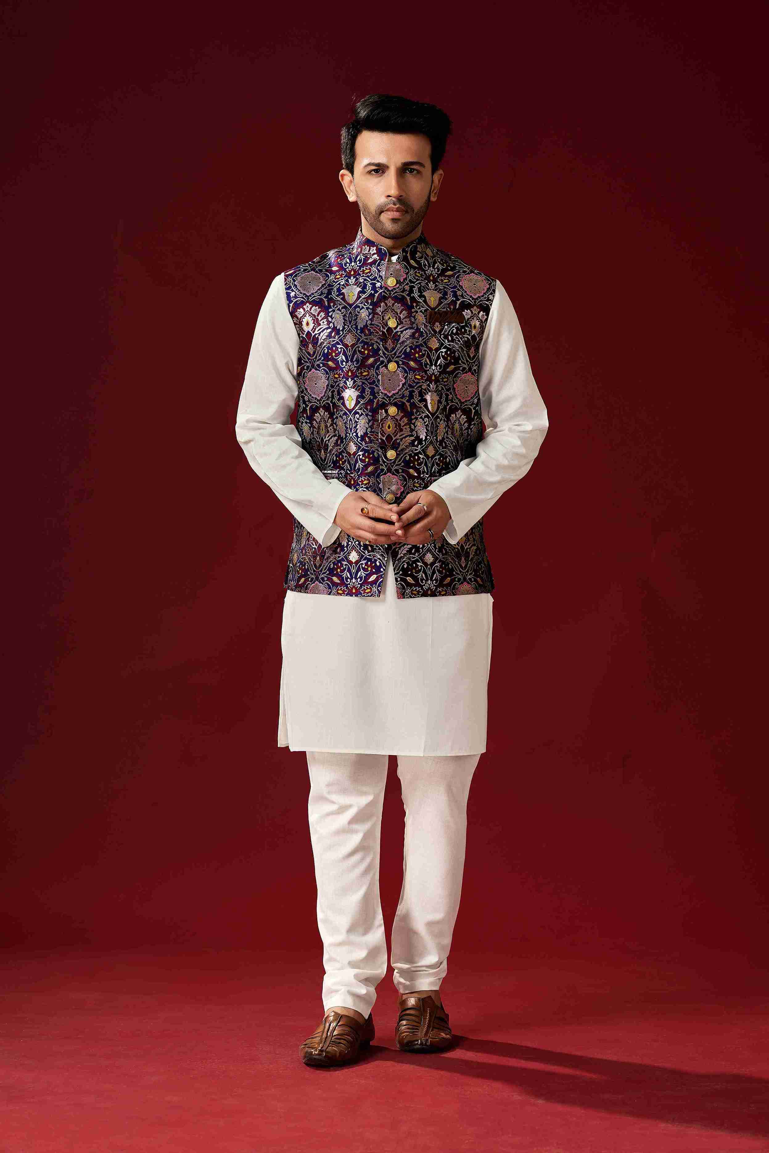 Men's Off-White Cotton Kurta Pajama Set with Printed Jacket