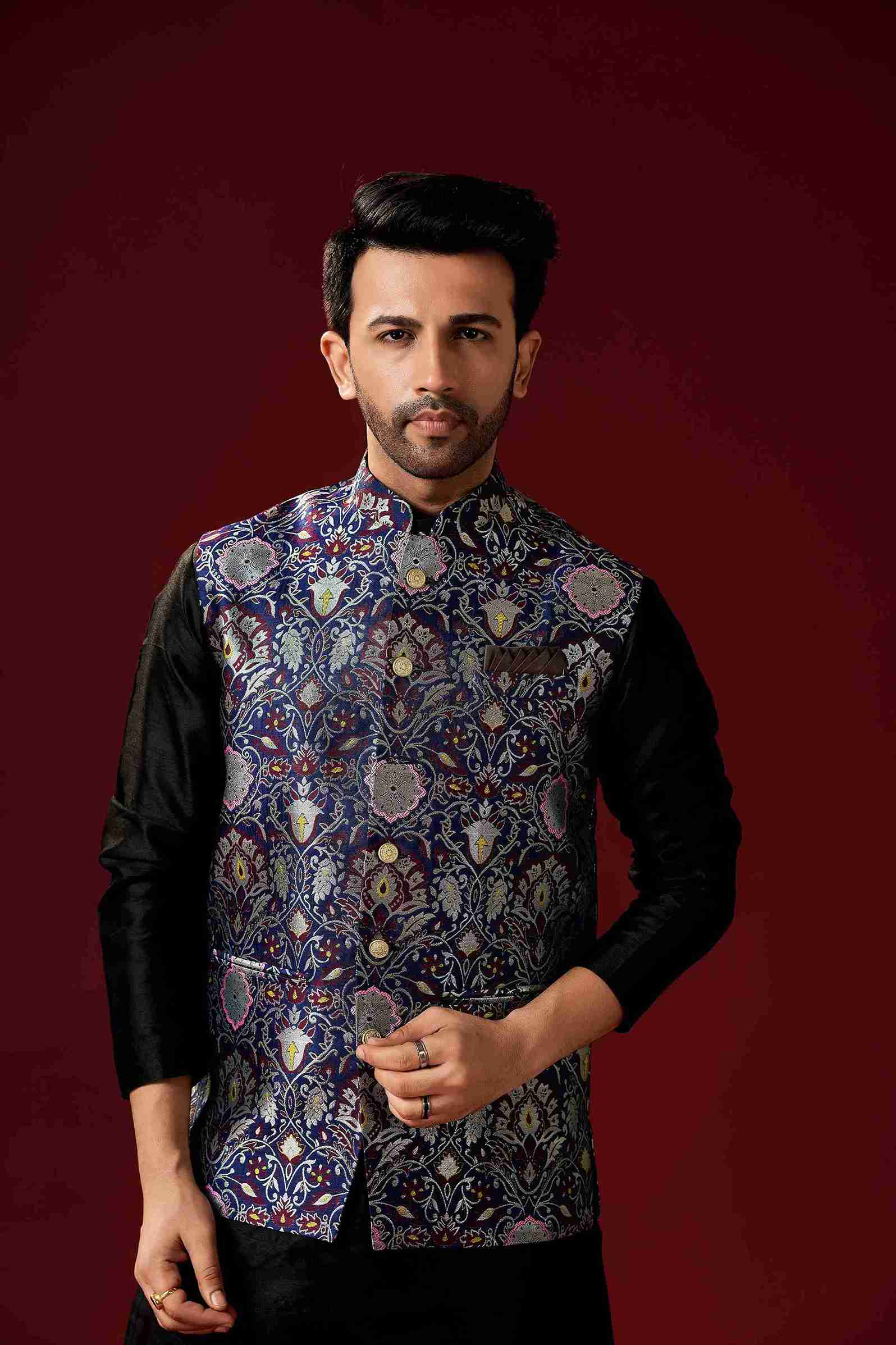 Men's Black Cotton Kurta Pajama Set With Printed Jacket