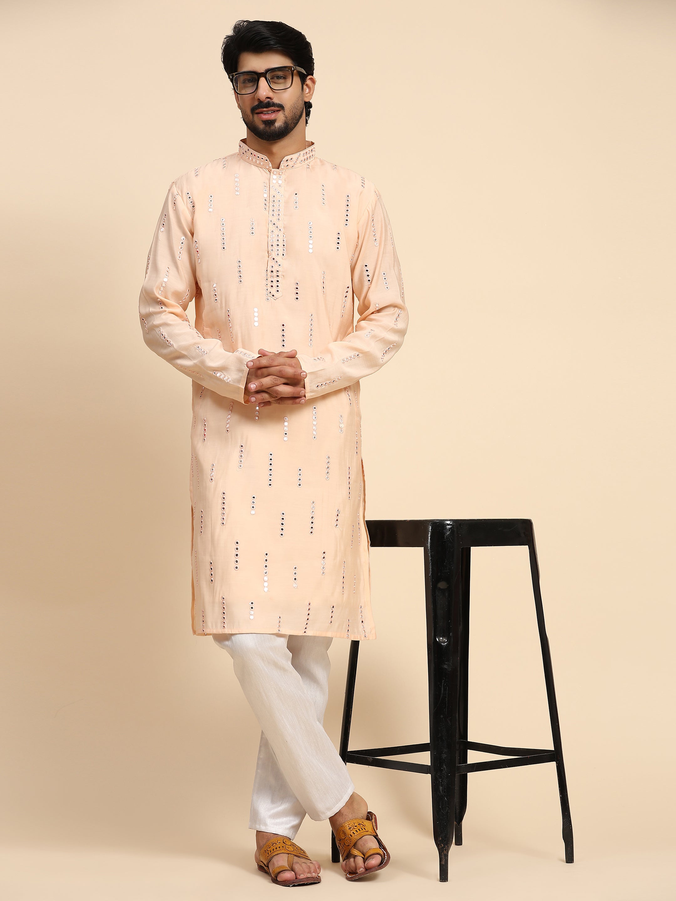 Ensemble pyjama Kurta en soie rose pâle pour homme avec effet miroir 