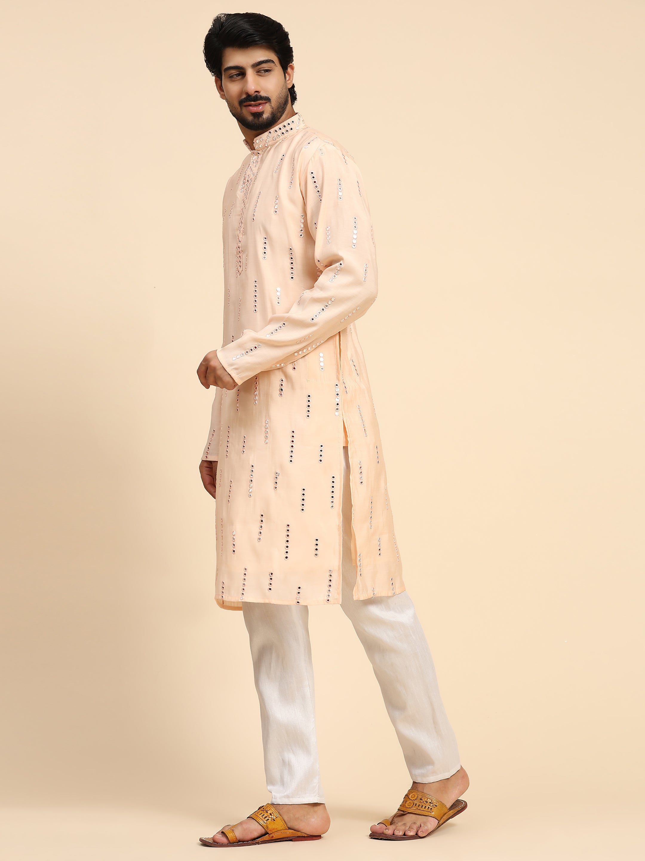 Ensemble pyjama Kurta en soie rose pâle pour homme avec effet miroir 