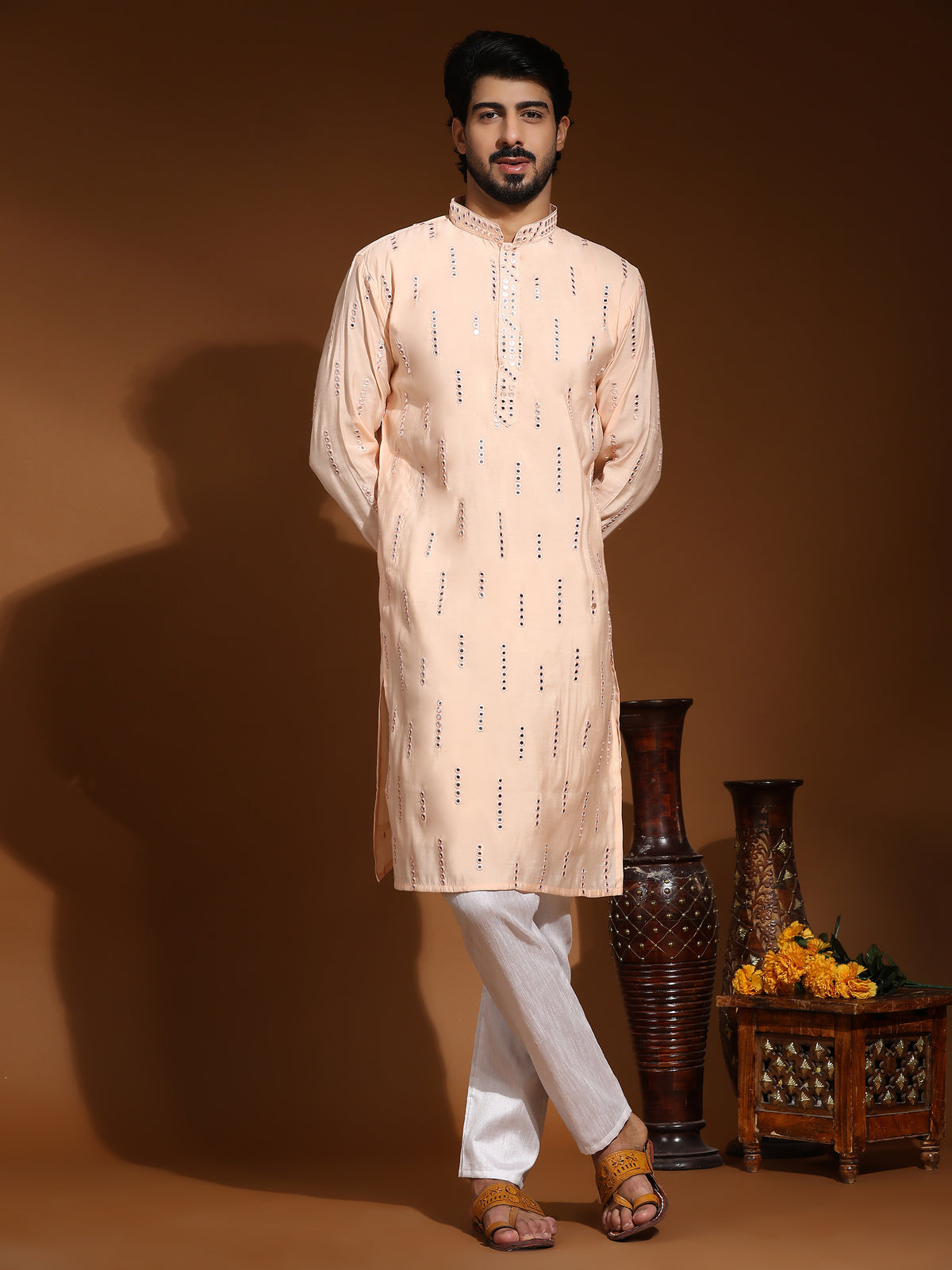 Ensemble pyjama Kurta en soie rose pâle pour homme avec effet miroir 