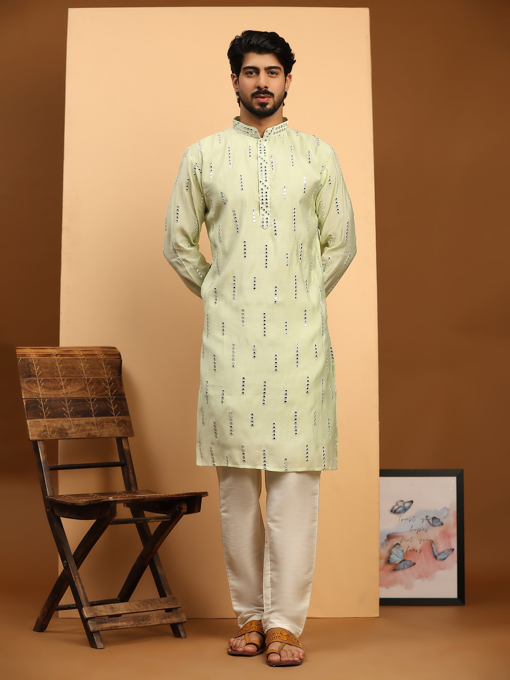 Ensemble pyjama Kurta en soie vert clair pour homme avec effet miroir 