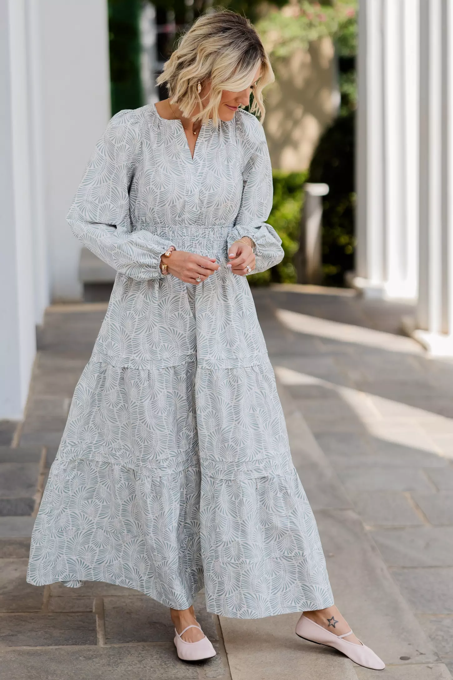 White Round Neck Poly Rayon Printed Dress With Puff Sleeves