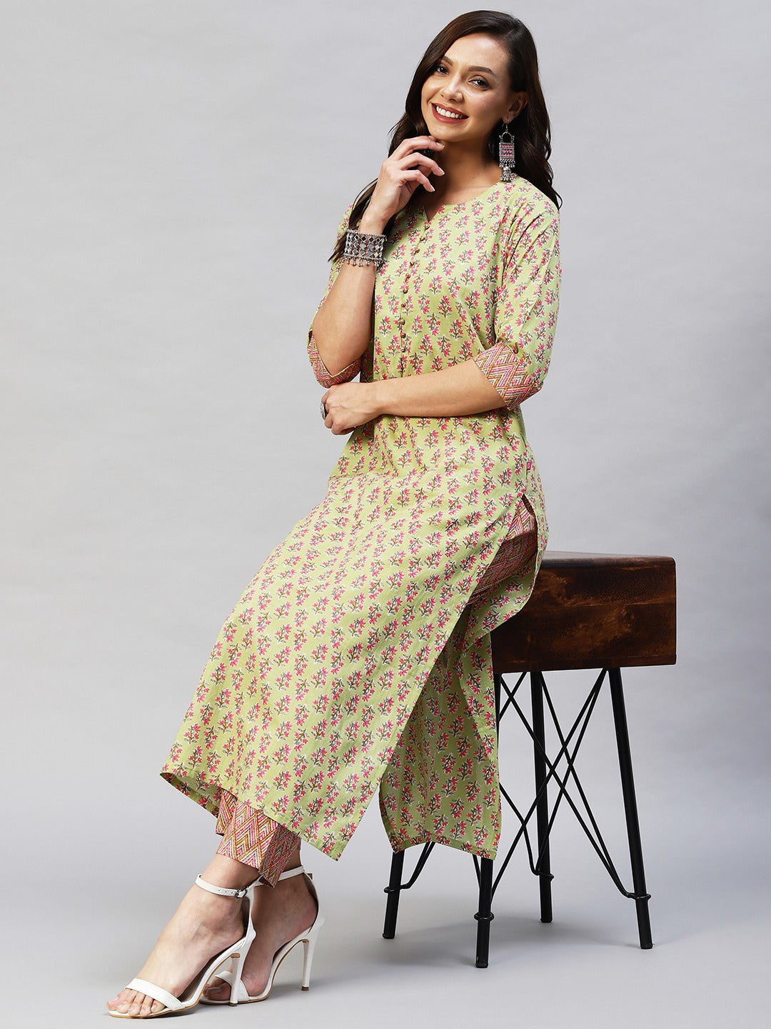 Green Color Printed Rayon Kurti With Pant For Women